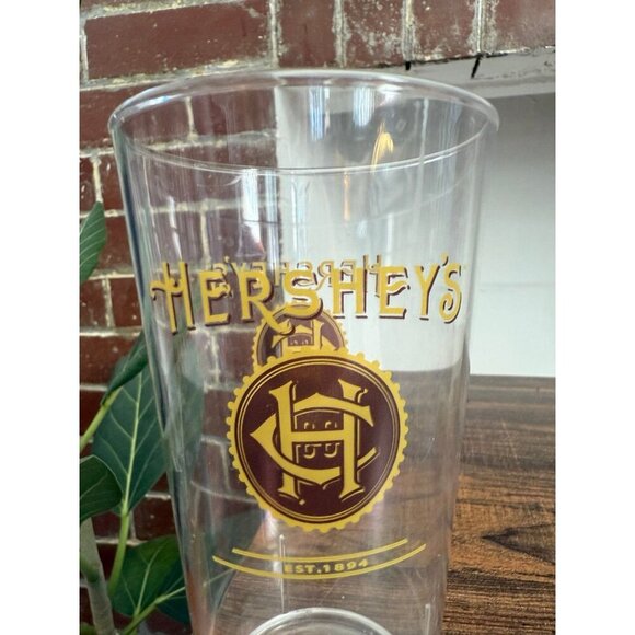 Hershey’s plastic tall cup - Picture 2 of 8